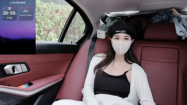 Snapshot of newwell chatting on 11-04-25, 08:02 newwell online show from 11-04-25, 08:02