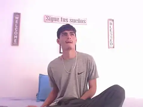 harrytomson 1 online show from 12-28-24, 03:04