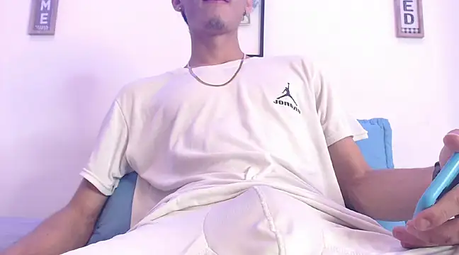 harrytomson 1 online show from 02-22-25, 08:31