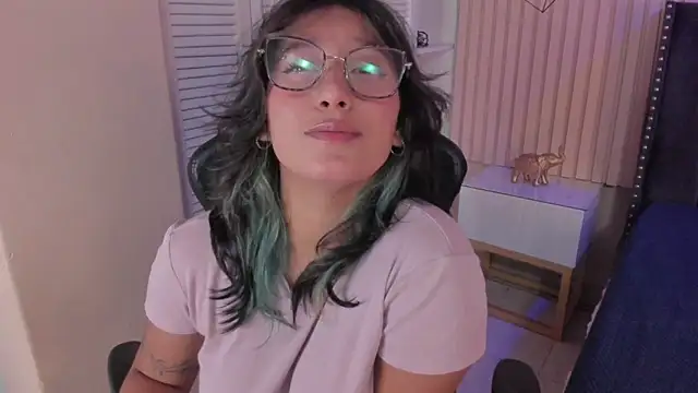 Snapshot of Yazmin_rouse chatting on 03-06-25, 04:38 Yazmin rouse online show from 03-06-25, 04:38