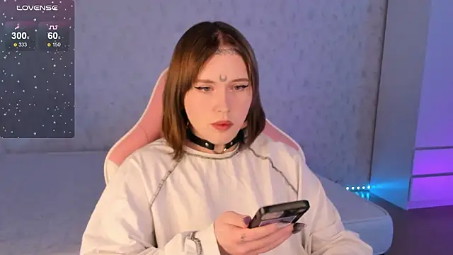 Snapshot of Spliti_moon chatting on 03-01-25, 02:23 Spliti moon online show from 03-01-25, 02:23