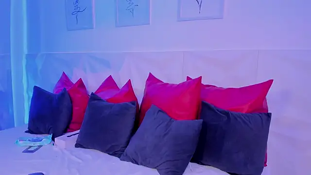 scarlet castro online show from 04-25-26, 08:17