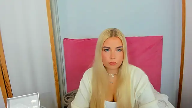 Snapshot of KristyHoney chatting on 01-24-25, 09:28 KristyHoney online show from 01-24-25, 09:28