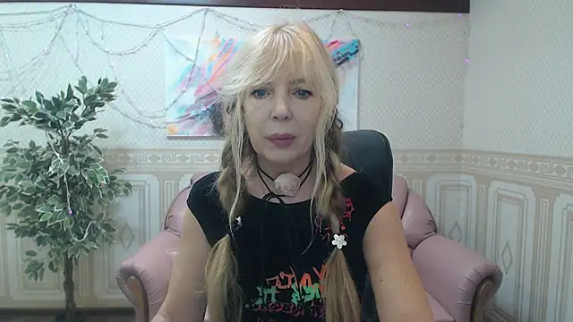 Snapshot of Anna_Diax chatting on 12-24-24, 12:33 Anna Diax online show from 12-24-24, 12:33