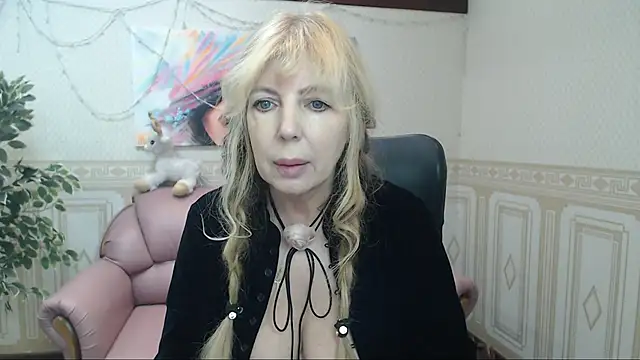 Snapshot of Anna_Diax chatting on 02-08-25, 12:39 Anna Diax online show from 02-08-25, 12:39