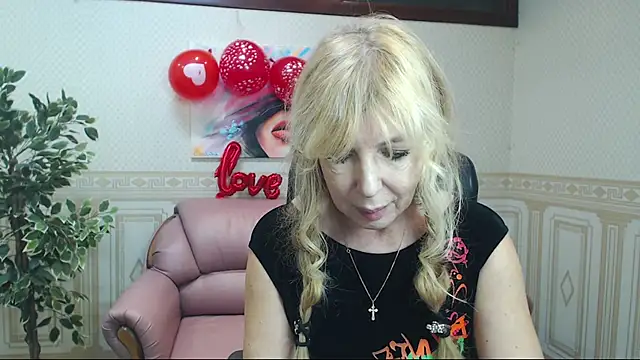 Snapshot of Anna_Diax chatting on 02-12-25, 01:16 Anna Diax online show from 02-12-25, 01:16