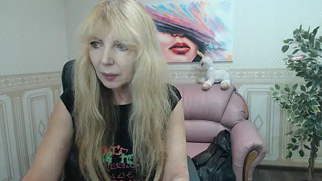 Snapshot of Anna_Diax chatting on 02-20-25, 12:57 Anna Diax online show from 02-20-25, 12:57