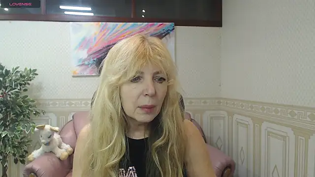 Snapshot of Anna_Diax chatting on 03-06-25, 12:30 Anna Diax online show from 03-06-25, 12:30