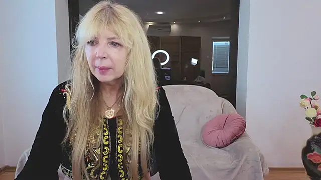 Snapshot of Anna_Diax chatting on 09-20-25, 11:55 Anna Diax online show from 09-20-25, 11:55