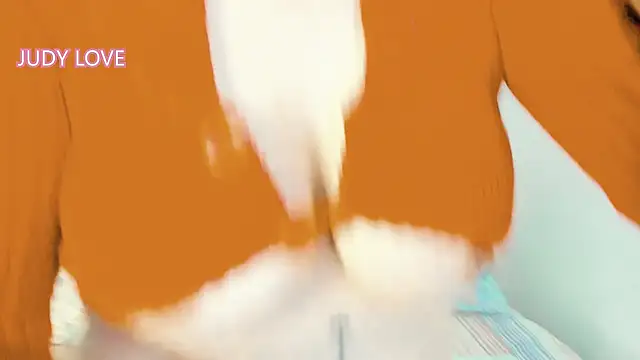 Snapshot of Sweet_Apple01 chatting on 01-06-25, 03:19 Sweet Apple01 online show from 01-06-25, 03:19