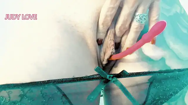 Snapshot of Sweet_Apple01 chatting on 02-12-25, 07:56 Sweet Apple01 online show from 02-12-25, 07:56