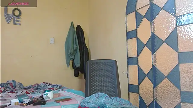 cristinamontiel online show from 12-20-24, 03:10