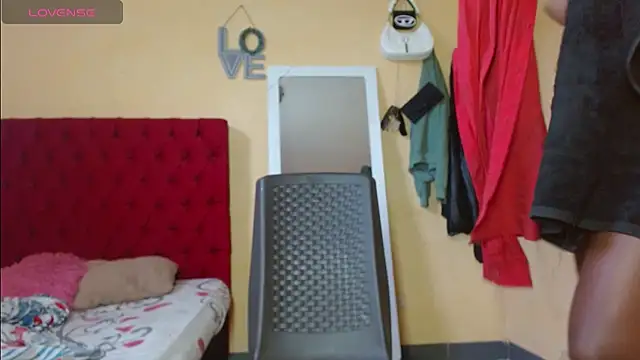 cristinamontiel online show from 01-08-25, 02:25