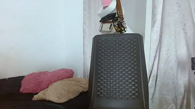 cristinamontiel online show from 04-28-26, 02:33