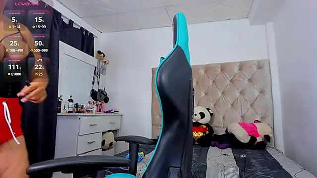 lulu ferrer online show from 10-11-25, 01:42