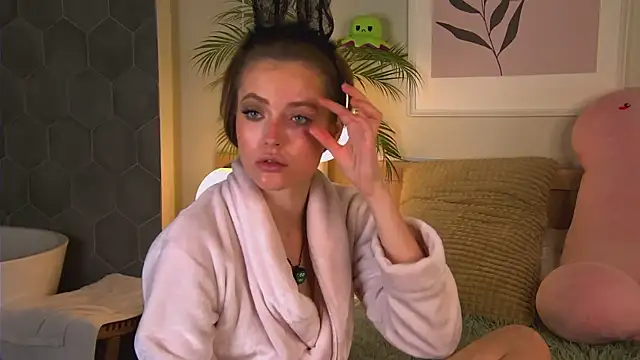 AshleyDouglas online show from 02-19-25, 07:17