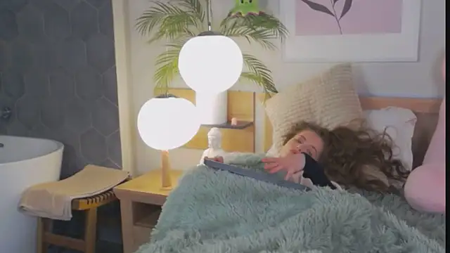 AshleyDouglas online show from 03-07-25, 12:01