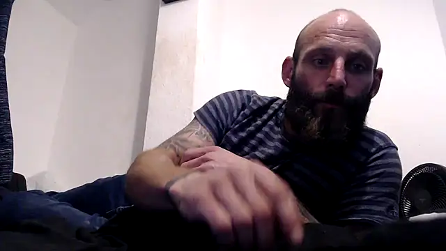 Snapshot of AnodicDemotic chatting on 10-09-25, 09:24 AnodicDemotic online show from 10-09-25, 09:24