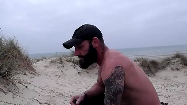 Snapshot of AnodicDemotic chatting on 10-12-25, 09:30 AnodicDemotic online show from 10-12-25, 09:30