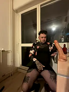 lope85540 online show from 10-19-25, 03:18