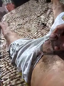 Snapshot of ElBati492 chatting on 10-22-25, 05:52 ElBati492 online show from 10-22-25, 05:52