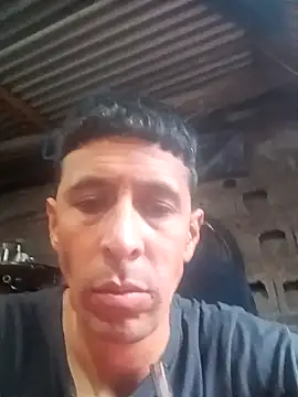 Snapshot of ElBati492 chatting on 10-29-25, 08:21 ElBati492 online show from 10-29-25, 08:21