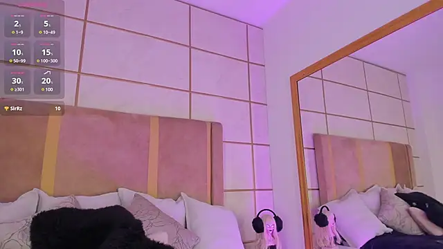 Snapshot of Kittenmeuw chatting on 02-01-25, 07:15 Kittenmeuw online show from 02-01-25, 07:15