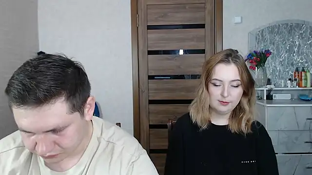 Snapshot of Kristy-Max chatting on 02-07-25, 04:06 Kristy-Max online show from 02-07-25, 04:06