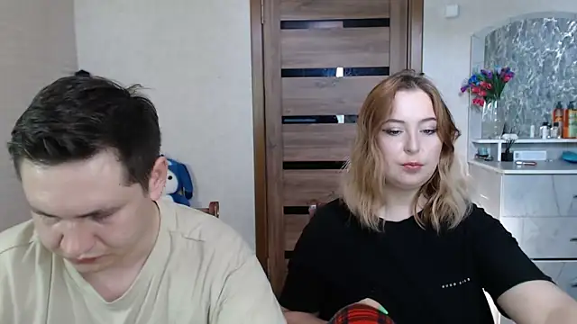 Snapshot of Kristy-Max chatting on 02-07-25, 07:07 Kristy-Max online show from 02-07-25, 07:07