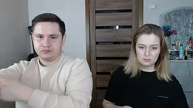 Snapshot of Kristy-Max chatting on 02-11-25, 06:33 Kristy-Max online show from 02-11-25, 06:33