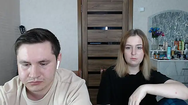 Snapshot of Kristy-Max chatting on 02-12-25, 12:37 Kristy-Max online show from 02-12-25, 12:37