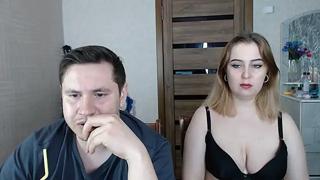 Snapshot of Kristy-Max chatting on 02-14-25, 08:59 Kristy-Max online show from 02-14-25, 08:59