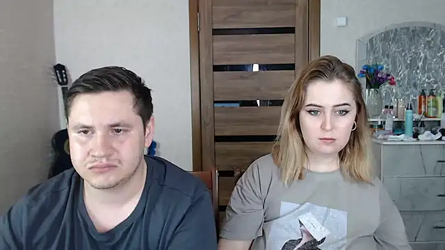 Snapshot of Kristy-Max chatting on 02-15-25, 12:04 Kristy-Max online show from 02-15-25, 12:04