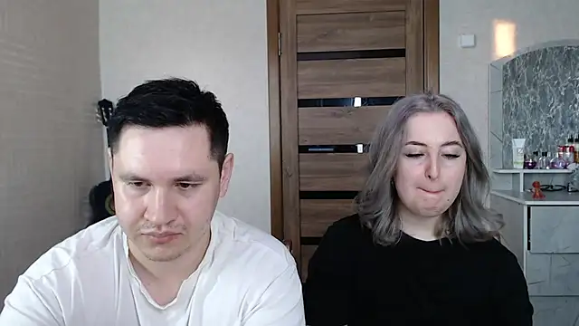 Snapshot of Kristy-Max chatting on 02-21-25, 02:39 Kristy-Max online show from 02-21-25, 02:39