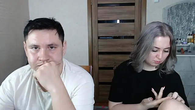 Snapshot of Kristy-Max chatting on 02-21-25, 06:29 Kristy-Max online show from 02-21-25, 06:29