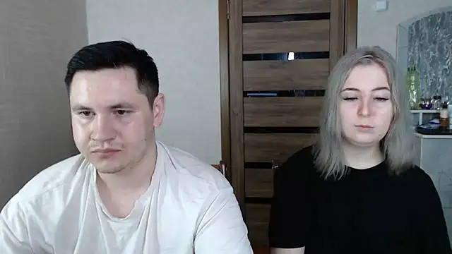 Snapshot of Kristy-Max chatting on 02-22-25, 04:40 Kristy-Max online show from 02-22-25, 04:40