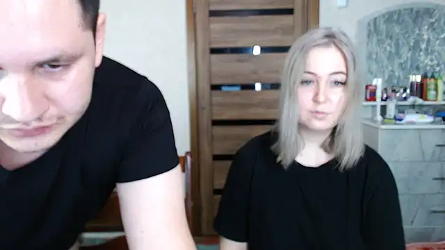 Snapshot of Kristy-Max chatting on 02-25-25, 08:14 Kristy-Max online show from 02-25-25, 08:14