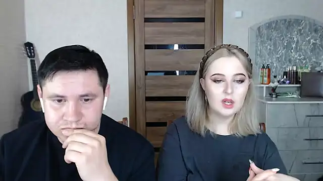 Snapshot of Kristy-Max chatting on 03-03-25, 06:22 Kristy-Max online show from 03-03-25, 06:22