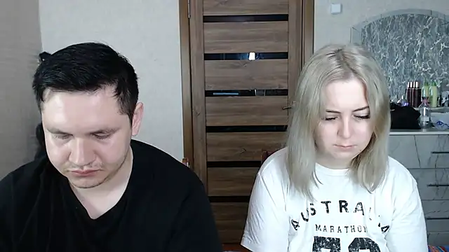 Snapshot of Kristy-Max chatting on 03-04-25, 07:30 Kristy-Max online show from 03-04-25, 07:30