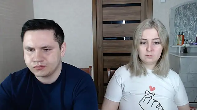 Snapshot of Kristy-Max chatting on 03-05-25, 06:12 Kristy-Max online show from 03-05-25, 06:12