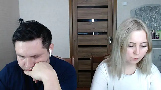 Snapshot of Kristy-Max chatting on 03-05-25, 09:15 Kristy-Max online show from 03-05-25, 09:15