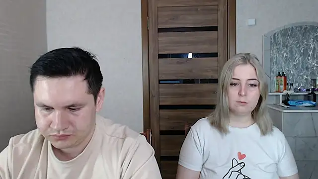 Snapshot of Kristy-Max chatting on 03-06-25, 08:27 Kristy-Max online show from 03-06-25, 08:27