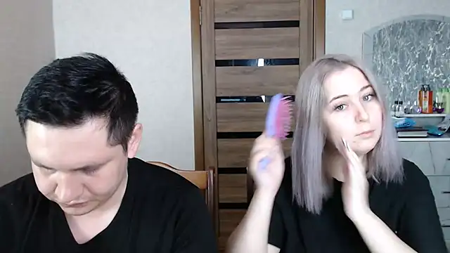 Snapshot of Kristy-Max chatting on 03-07-25, 06:43 Kristy-Max online show from 03-07-25, 06:43