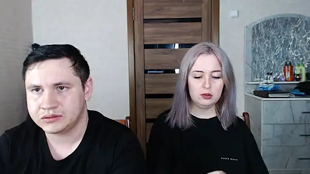 Snapshot of Kristy-Max chatting on 03-08-25, 01:06 Kristy-Max online show from 03-08-25, 01:06