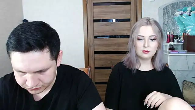 Snapshot of Kristy-Max chatting on 03-09-25, 09:36 Kristy-Max online show from 03-09-25, 09:36