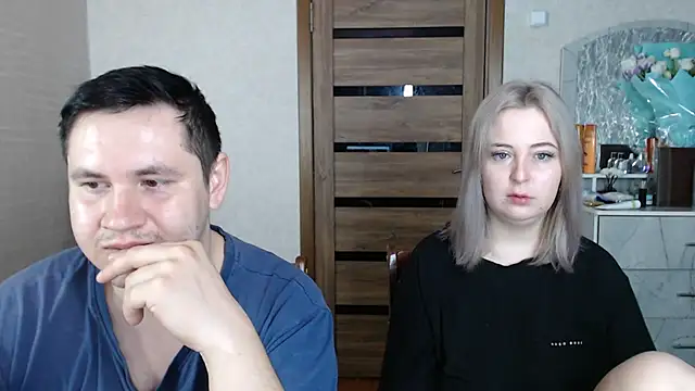 Snapshot of Kristy-Max chatting on 03-10-25, 10:13 Kristy-Max online show from 03-10-25, 10:13