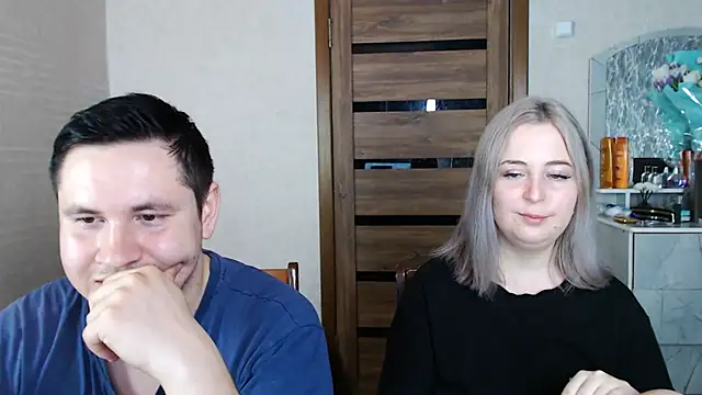 Snapshot of Kristy-Max chatting on 03-11-25, 01:16 Kristy-Max online show from 03-11-25, 01:16