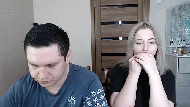 Snapshot of Kristy-Max chatting on 03-18-25, 08:14 Kristy-Max online show from 03-18-25, 08:14