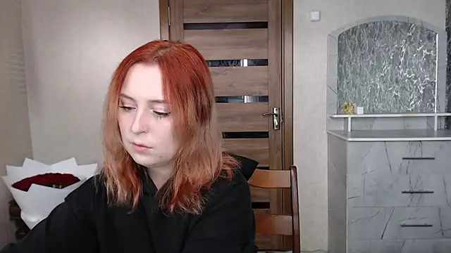 Snapshot of Kristy-Max chatting on 09-16-25, 04:35 Kristy-Max online show from 09-16-25, 04:35