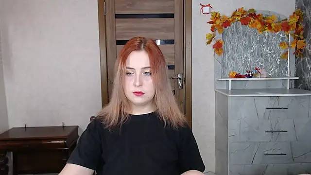 Snapshot of Kristy-Max chatting on 09-27-25, 06:35 Kristy-Max online show from 09-27-25, 06:35